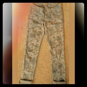 Paige Floral Peg Skinny Jeans size 25
